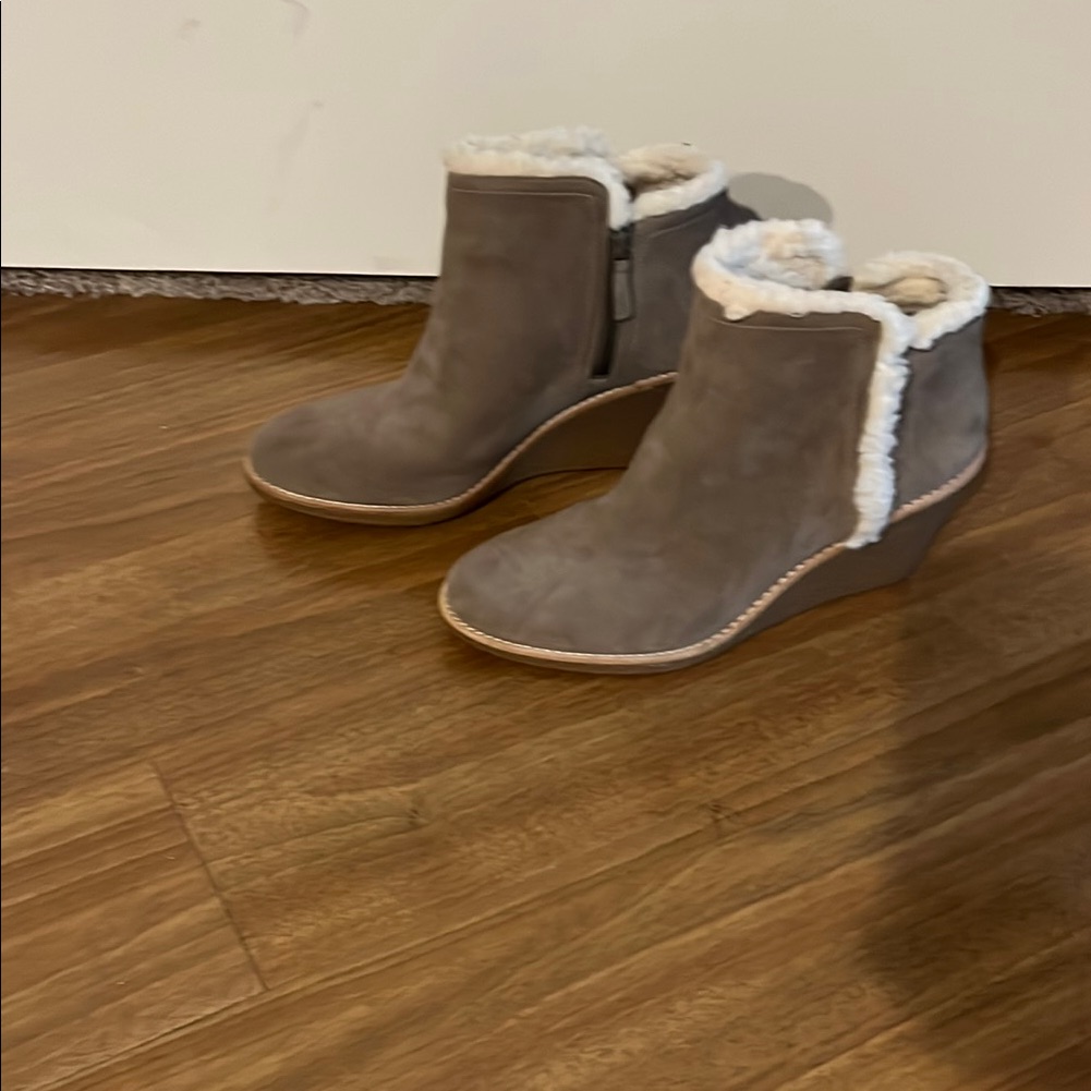 Women's Suede Ankle Boots With Faux Fur Lining